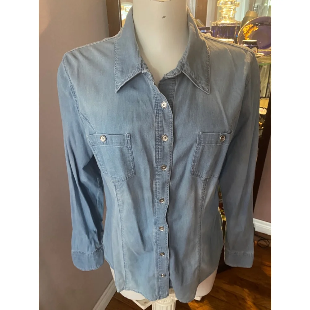 Guess Light Chambray Button-Down Shirt - Picture 2 of 6